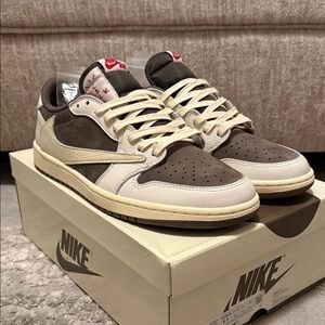 Jordan 1 low Travis Scott Reverse Mocha